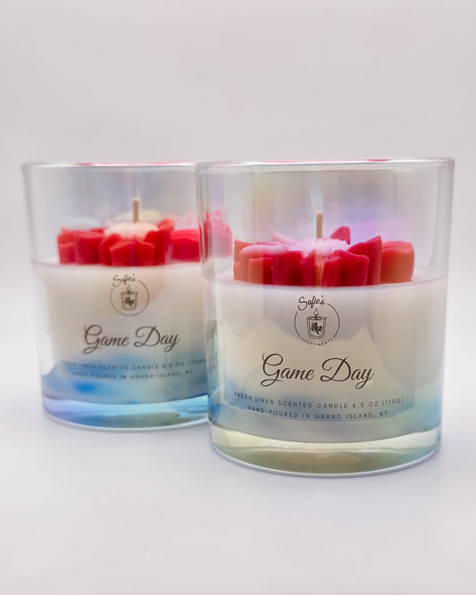 Game Day – Fresh Cotton & Clean Linen Candle (6.5oz, Blue & White Marble with Red Daisy, Iridescent Jar)
