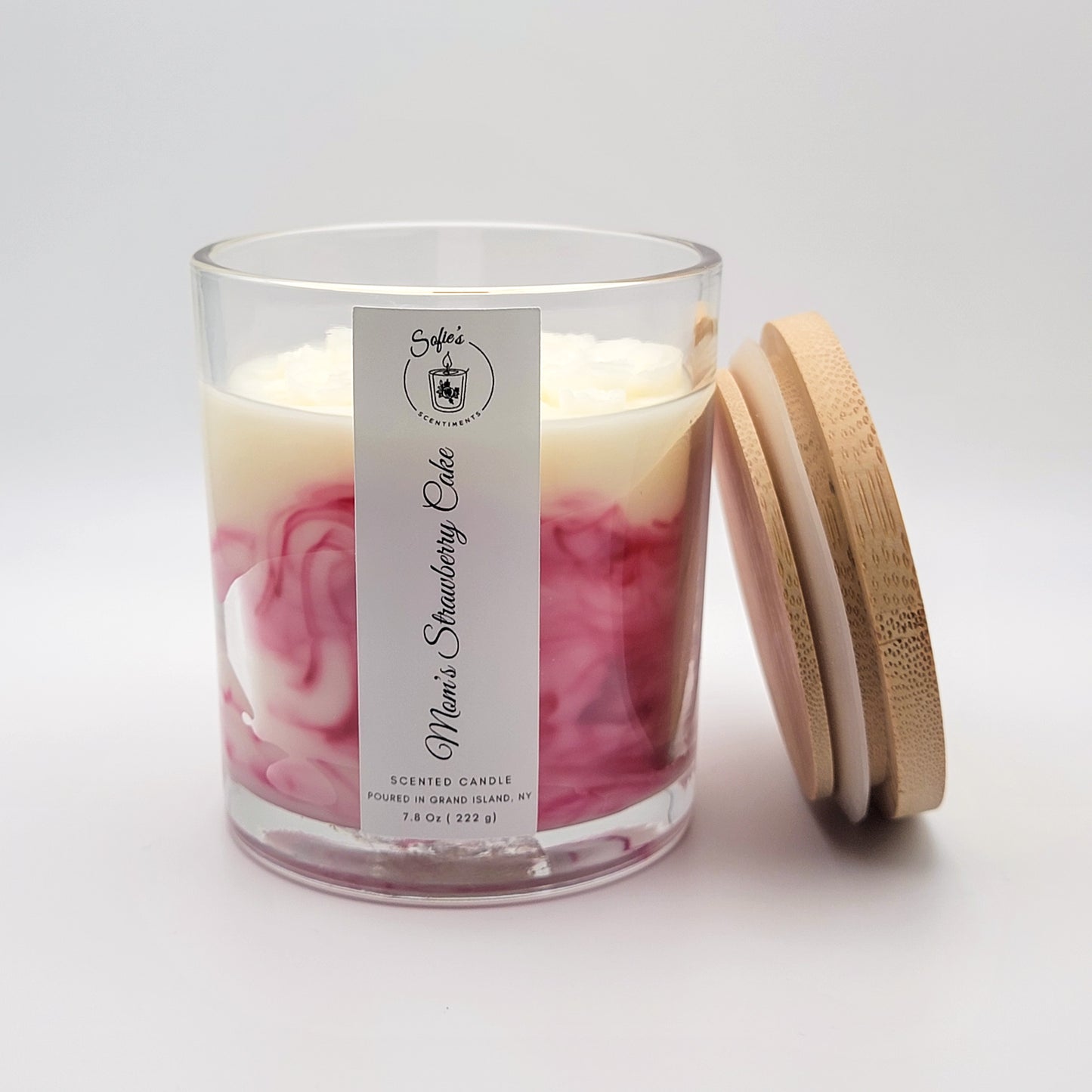 "Mom's Strawberry Cake" Cotton Wick Scented Candle (8 oz / 222 g)