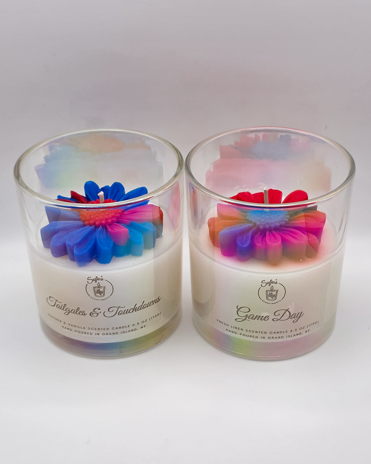 Game Day – Fresh Cotton & Clean Linen Candle (6.5oz, Red & Blue Daisy, Iridescent Jar)