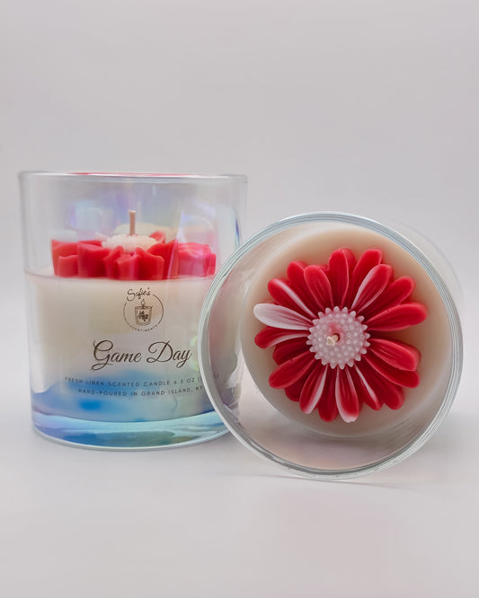 Game Day – Fresh Cotton & Clean Linen Candle (6.5oz, Blue & White Marble with Red Daisy, Iridescent Jar)
